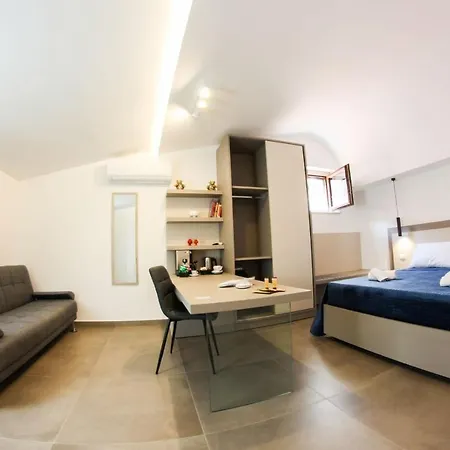 Dali Al Mare Чефалу