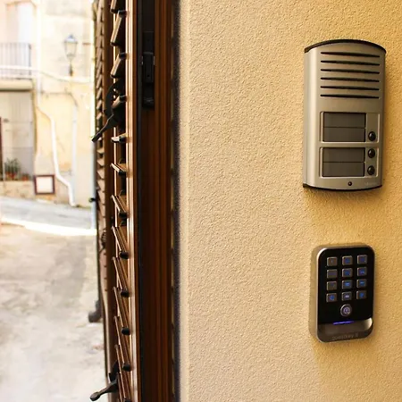 Konukevi Dali Al Mare Cefalù