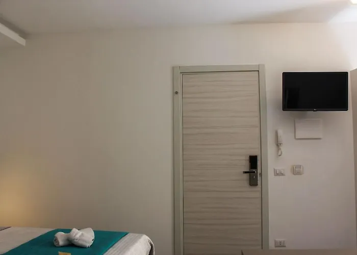 Dali Al Mare 4* צ'פאלו